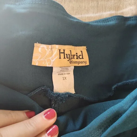 Women's Stretch Pull On Twill Capri Shorts - Picture 3 of 4